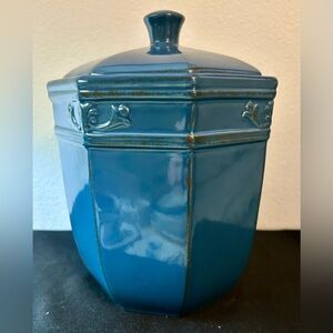 Culinary Comforts 8” canister / lidded Jar.